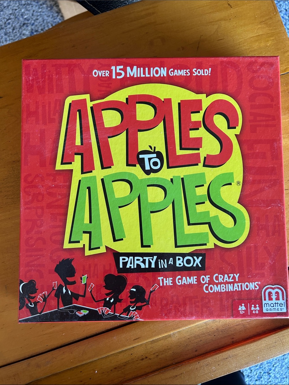 Mattel Apples to Apples Party in a Box - Red and Green